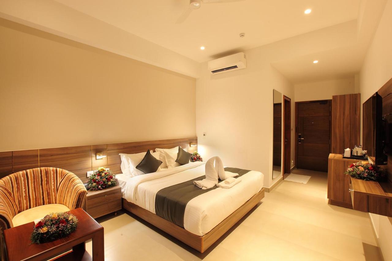 Hotel Maria Park Muvattupuzha エクステリア 写真
