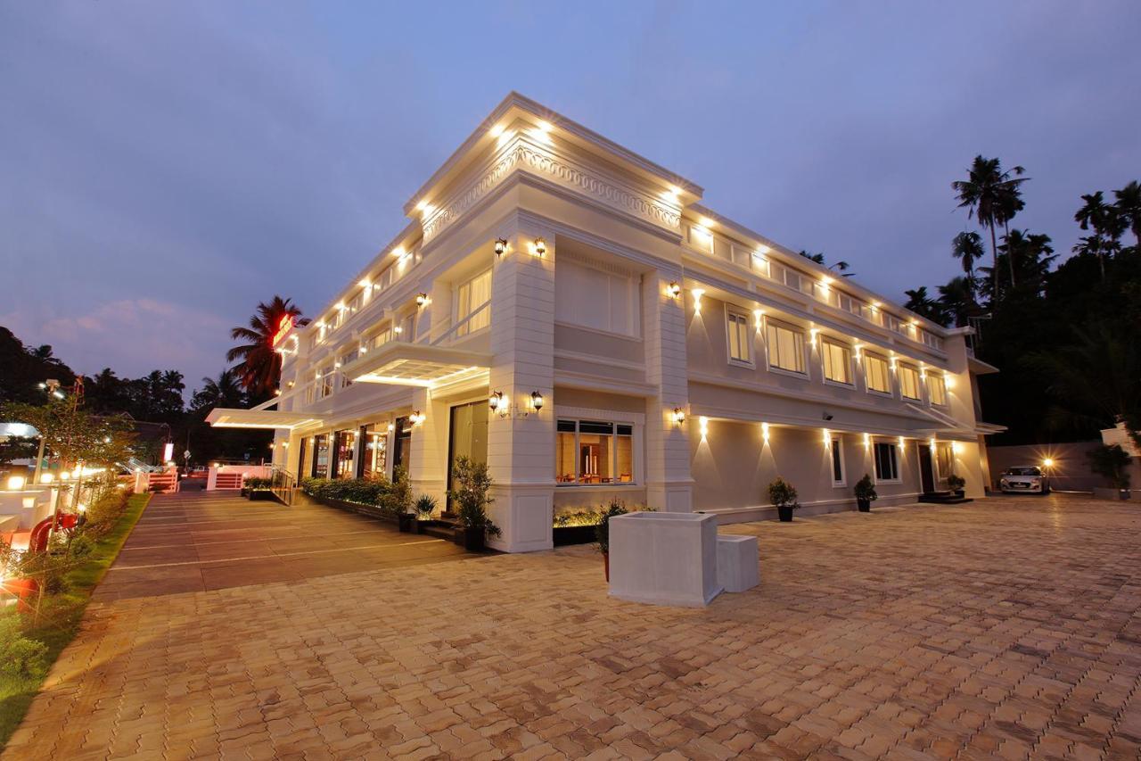 Hotel Maria Park Muvattupuzha エクステリア 写真