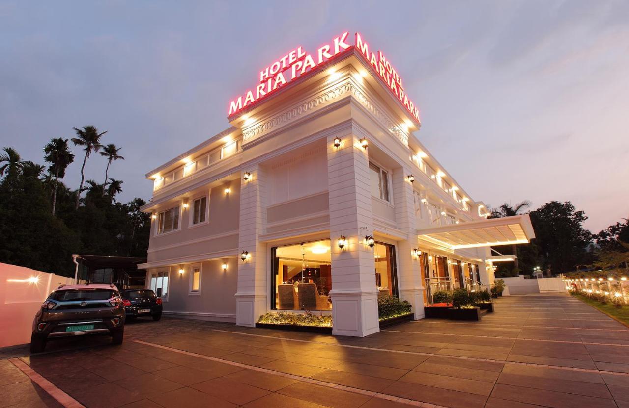 Hotel Maria Park Muvattupuzha エクステリア 写真