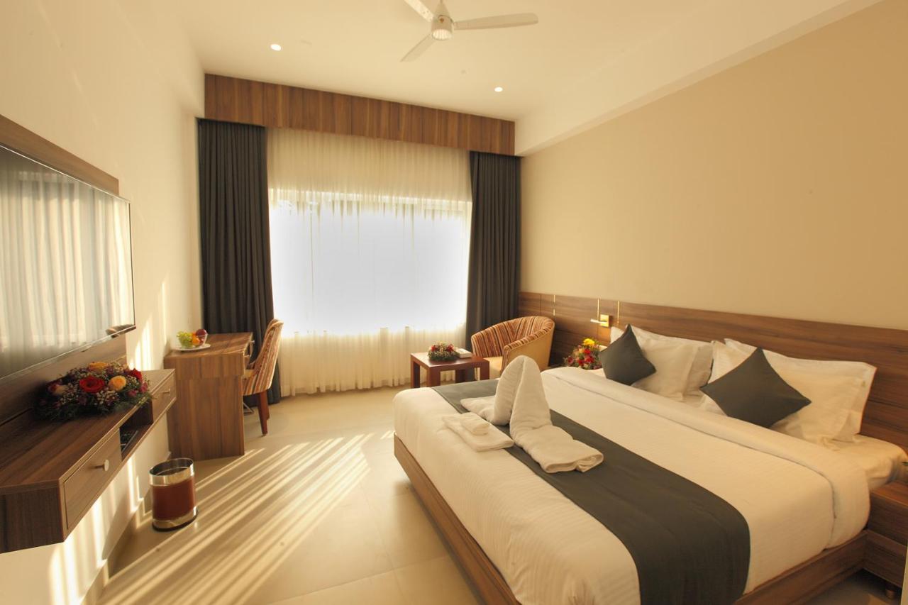 Hotel Maria Park Muvattupuzha エクステリア 写真