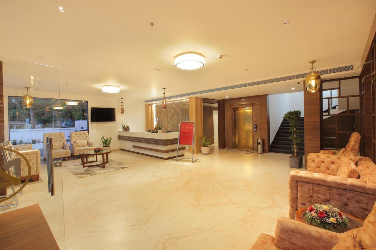 Hotel Maria Park Muvattupuzha エクステリア 写真